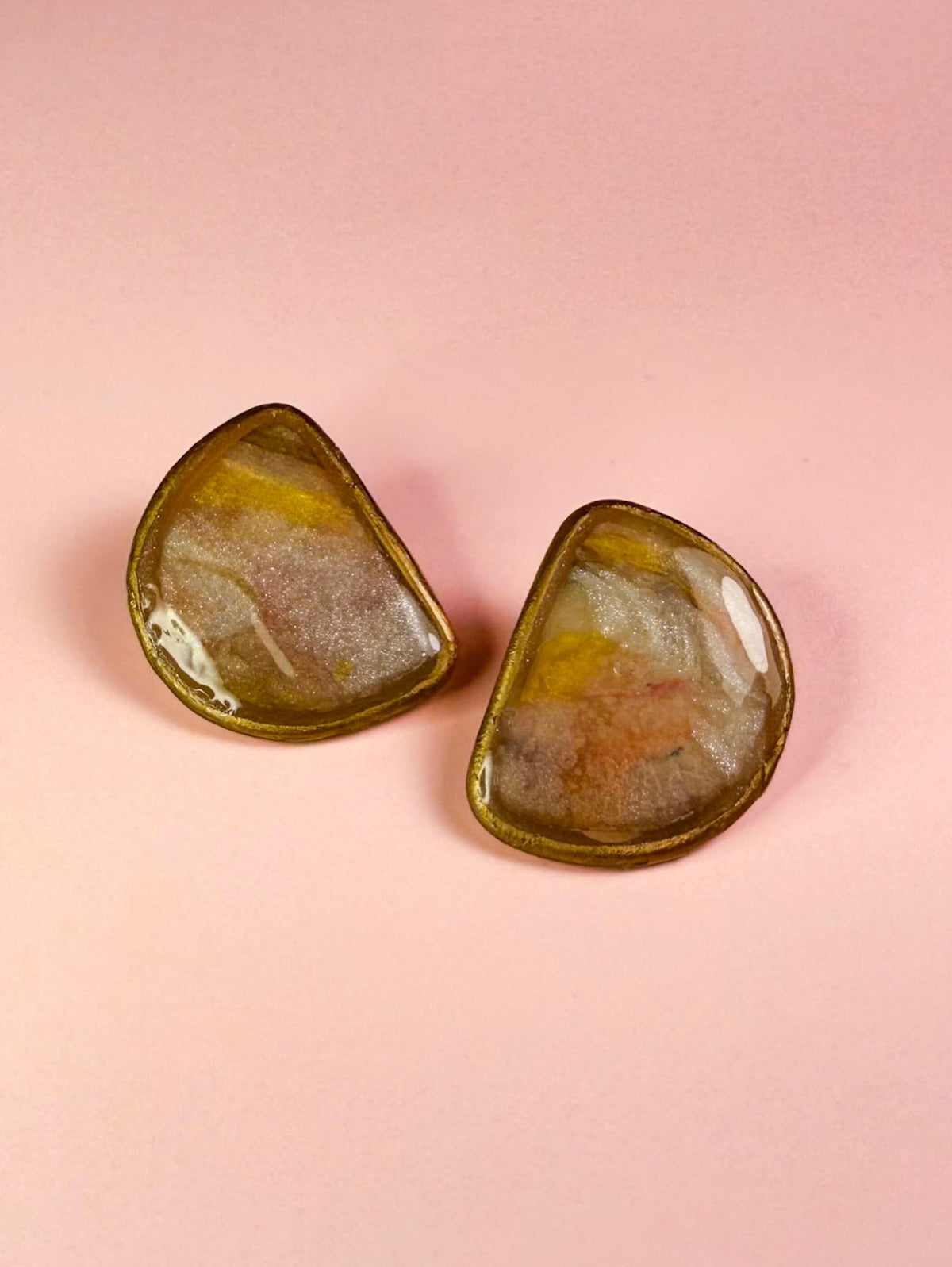 Blush pink marble polymer clay stud earrings with gold trim by ToBe – photo 3